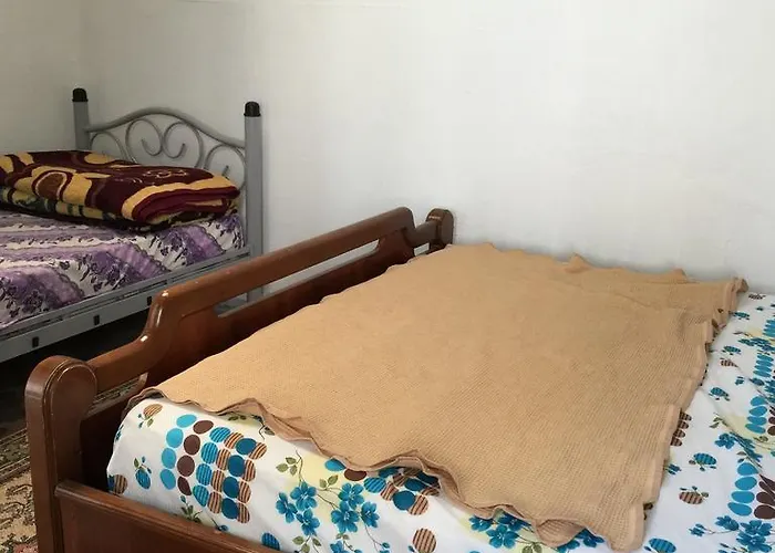 بيت شباب بنسيون إزمير