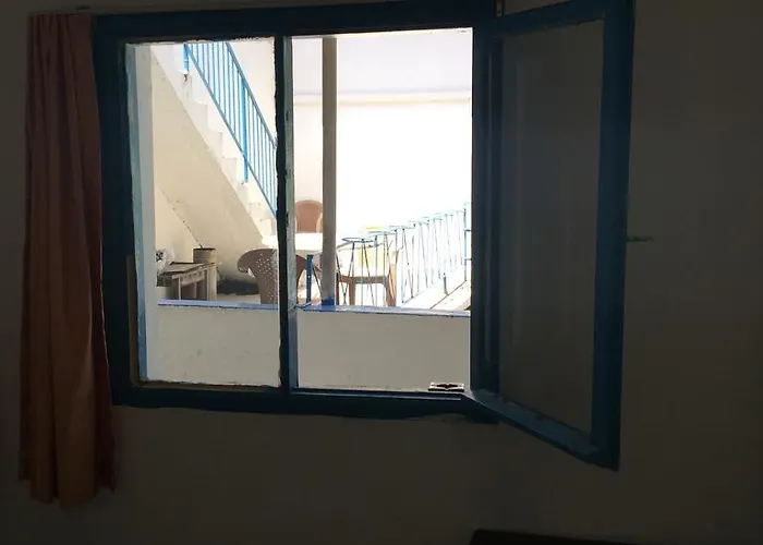 بيت شباب بنسيون إزمير