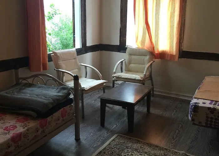 بنسيون إزمير